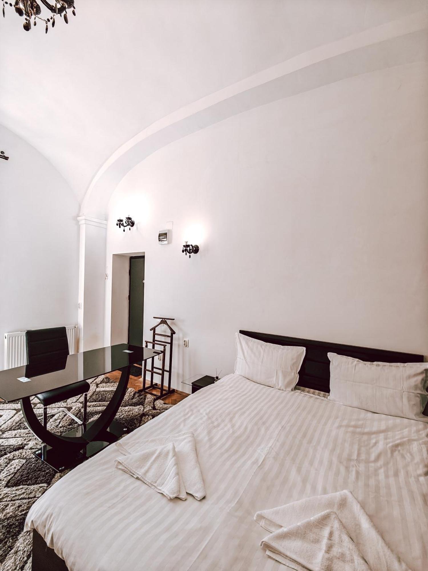 Berindei Studio - City Center - Private Parking Клуж-Напока Экстерьер фото